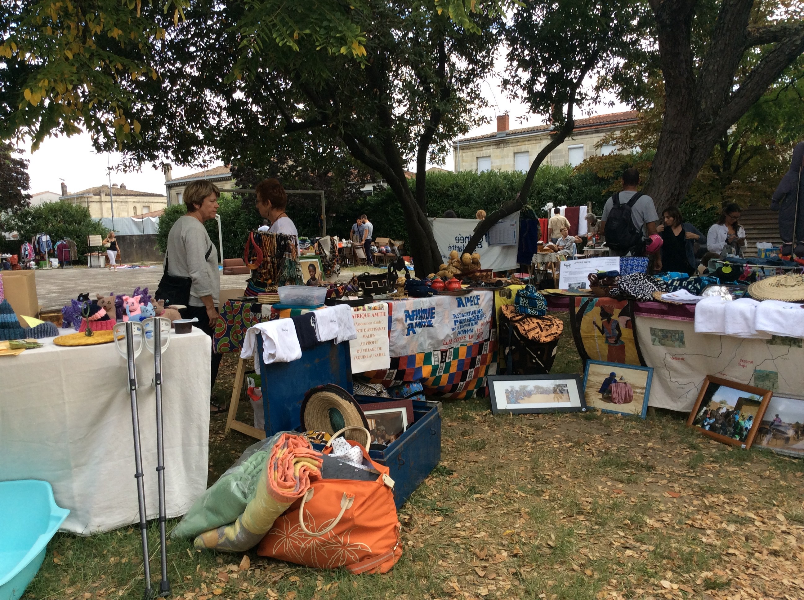 afrique amitié au vide grenier solidaire